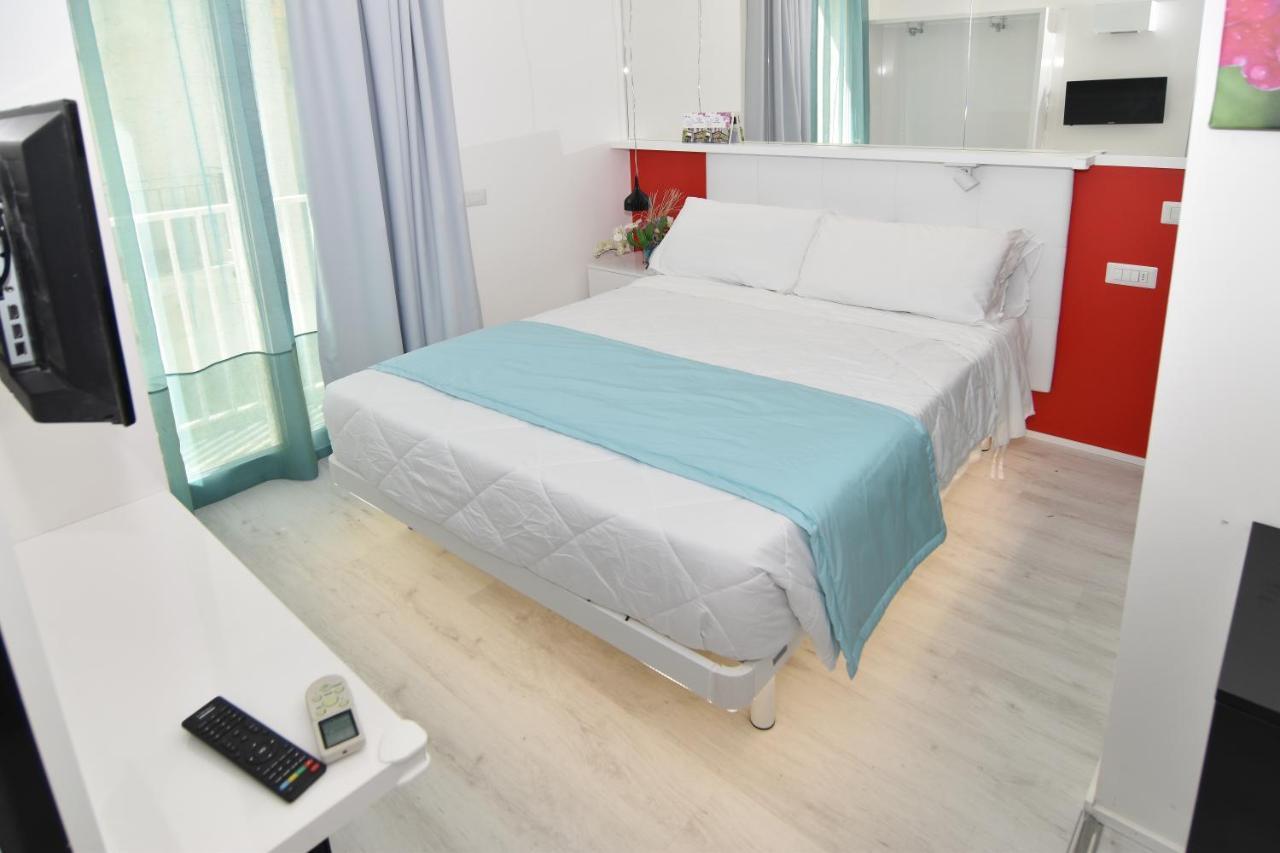 Hotel Nuovo Giardino Римини Экстерьер фото