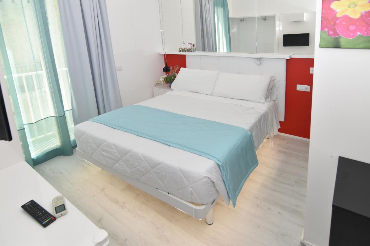 Hotel Nuovo Giardino Римини Экстерьер фото
