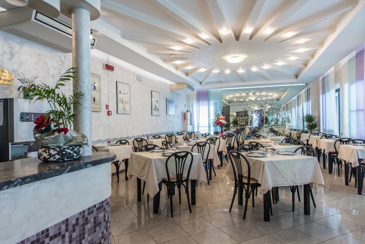 Hotel Nuovo Giardino Римини Экстерьер фото