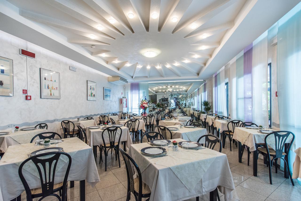 Hotel Nuovo Giardino Римини Экстерьер фото
