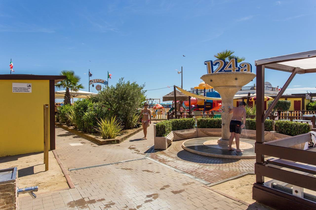 Hotel Nuovo Giardino Римини Экстерьер фото